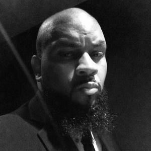 Meet your Posher, Dennis